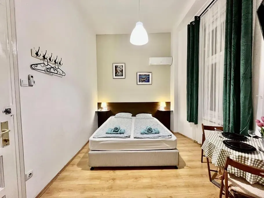 2# Sunflower Cozy Apartment Budapešť