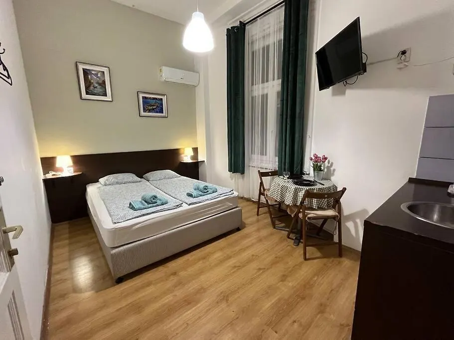 2# Sunflower Cozy Apartment Budapest